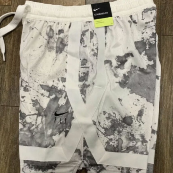 NIKE Air Fly Womens XL 2XL Crossover Marble Basketball Shorts CU3485 002 NEW - Picture 5 of 7